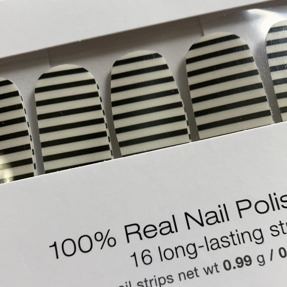 Color Street Between the Lines